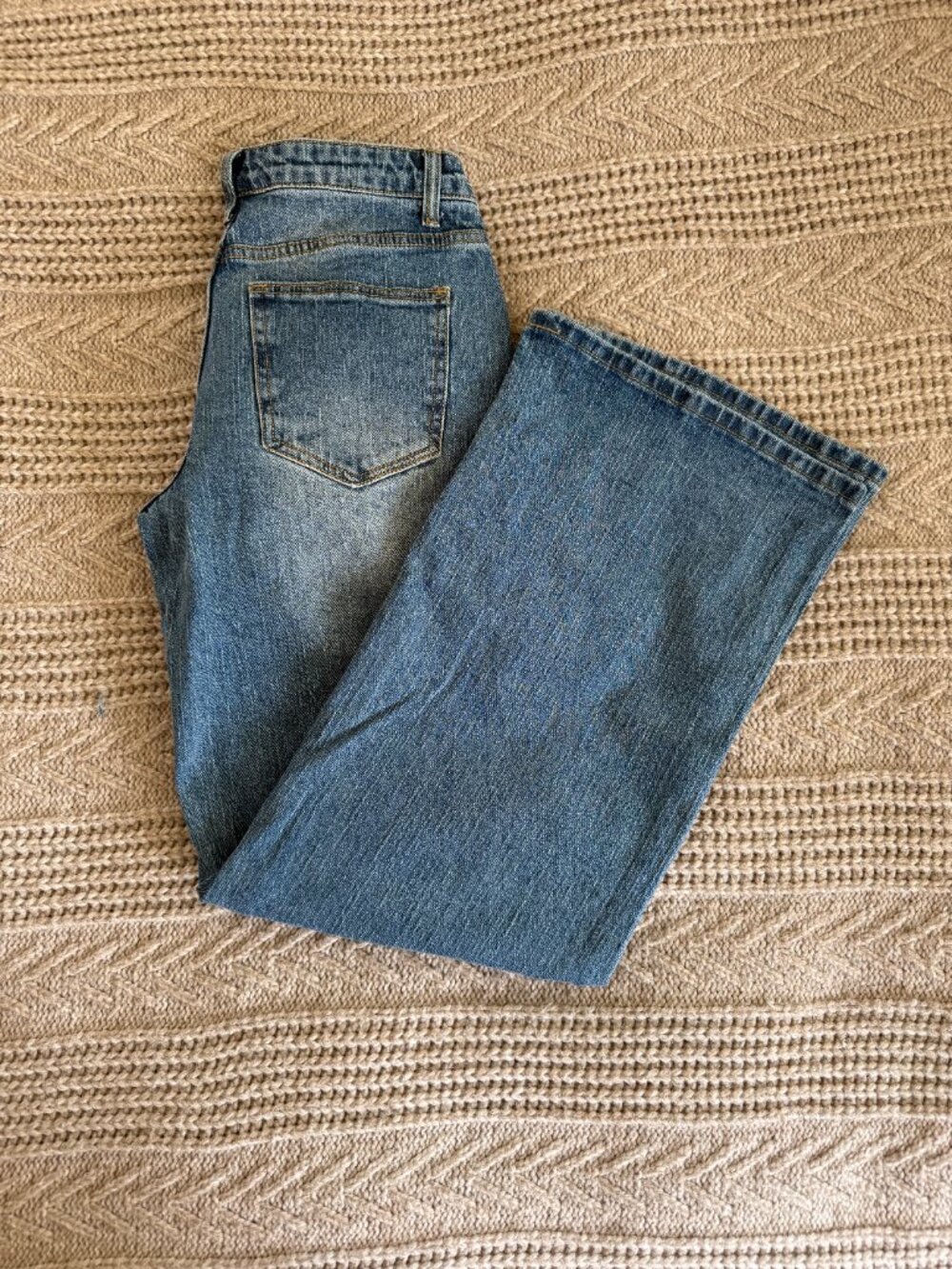 Brandy Melville Maisy Jeans - Picture 3 of 3